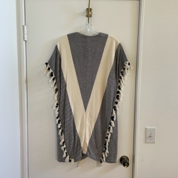 Koza Chevron Tunic, Coverup, size M - Picture 4 of 4